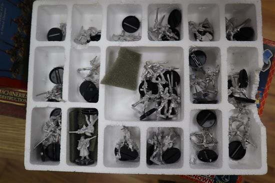 Citadel Miniatures: quantity of plastic and white metal Warhammer Fantasy and Warhammer 40,000 wargaming models,